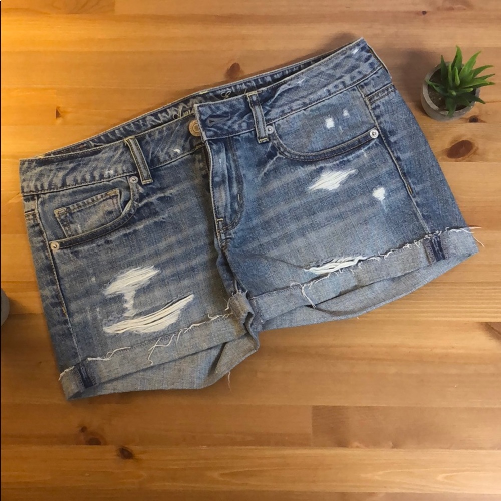 American Eagle • distressed Jean shorts